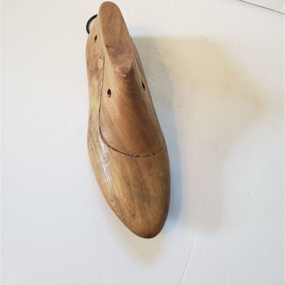 Wall Hanging Shoe Stretcher - Picture 2 of 8